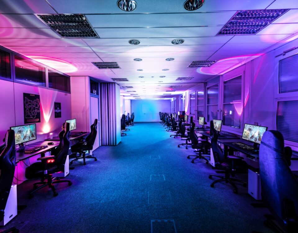 Investimentos em eSports: Oportunidades e Riscos sala com investimento em esports
