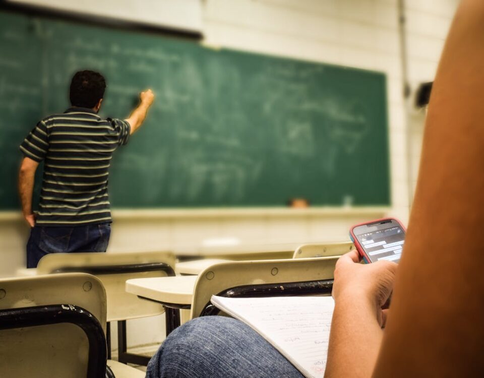 Vale a pena investir em cursos para aumentar o salário? Vale a pena investir em cursos para aumentar o salário?