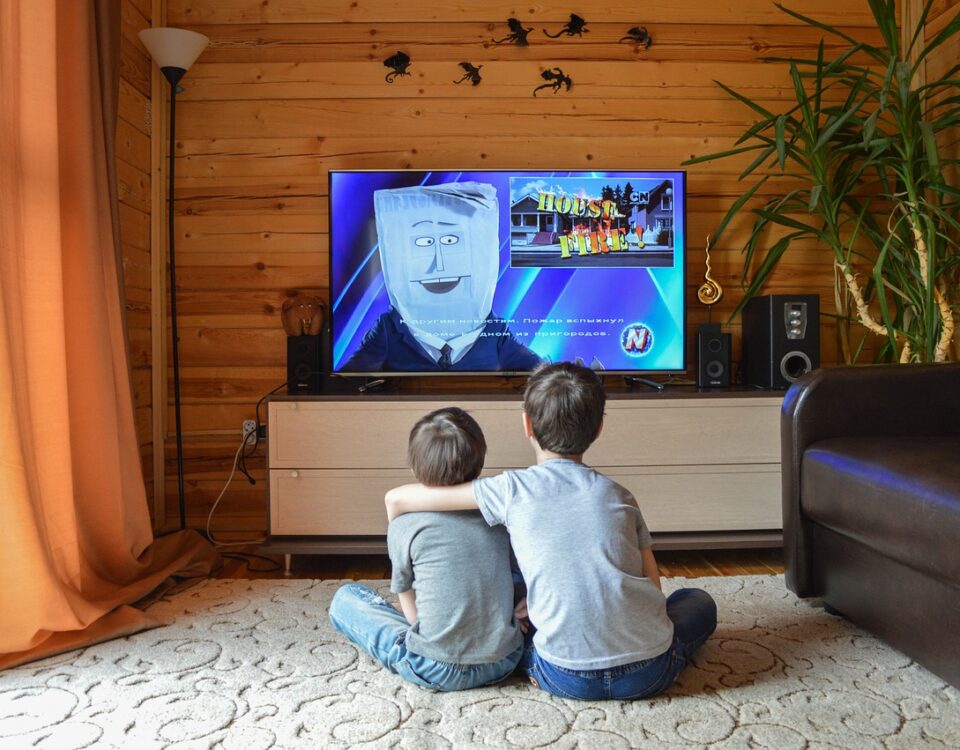 Economizando com opções alternativas de TV Economizando com opções alternativas de TV