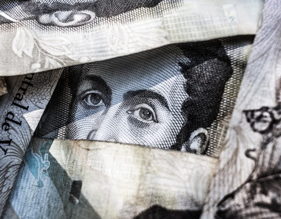 Finanças públicas: como o governo equilibra o orçamento? one banknote