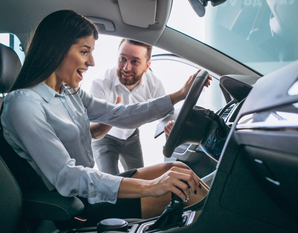 Carro por assinatura economiza dinheiro a longo prazo?