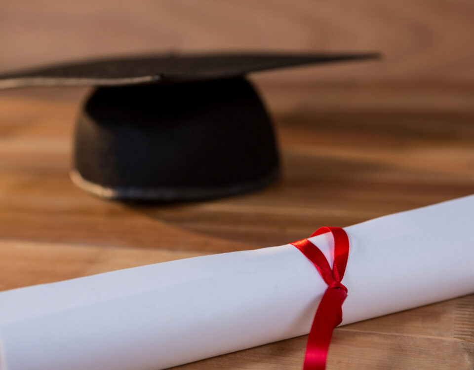 O diploma influencia seu salário? Mitos e dados O diploma influencia seu salário? Mitos e dados