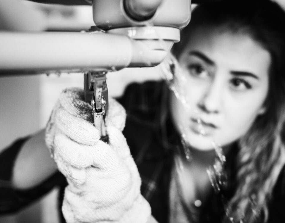 Custos invisíveis de falhas hidráulicas no orçamento