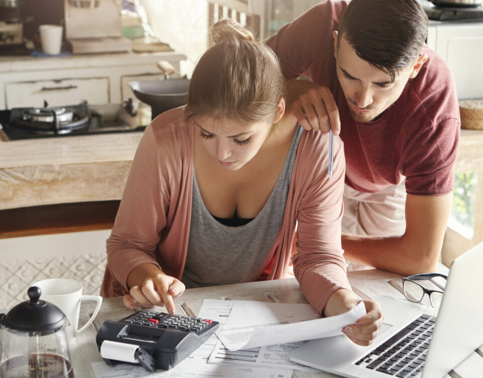 Custos ocultos que podem pesar no orçamento familiar