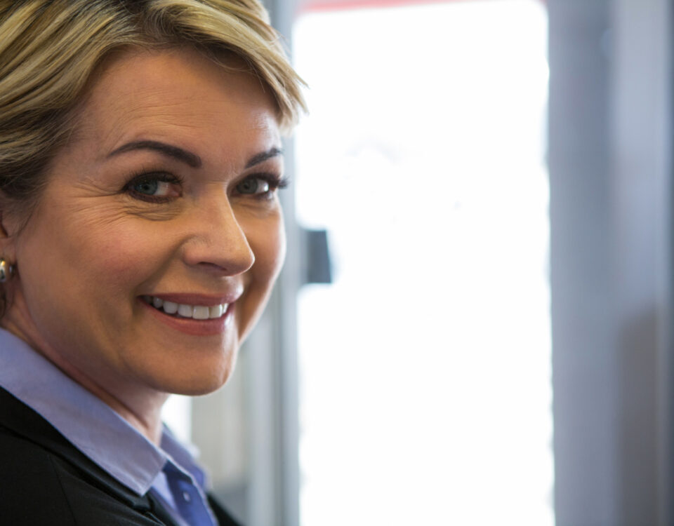 Retratos corporativos em BH: impacto na imagem profissional