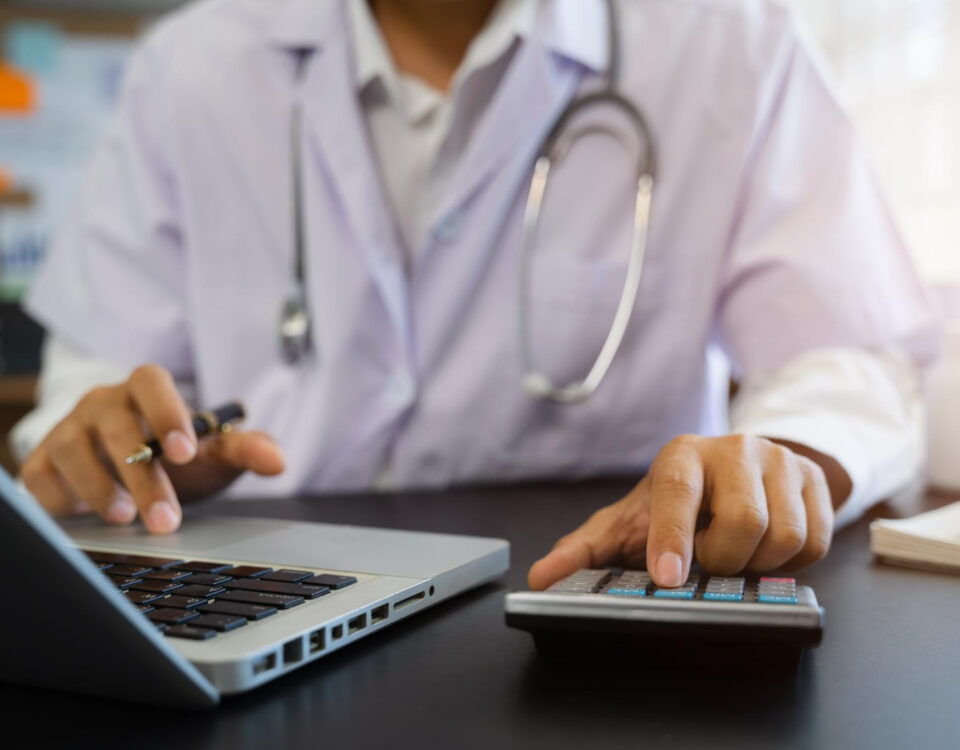 Consultar um bom médico pode evitar gastos invisíveis