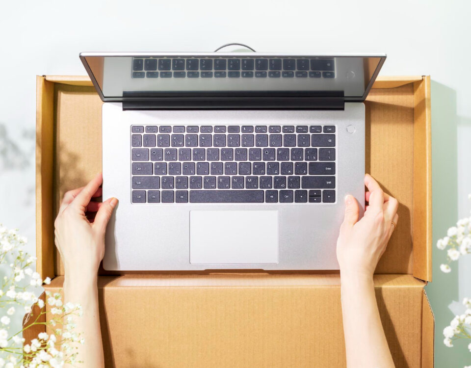 Parcelar notebook seminovo em 12x vale a conta?